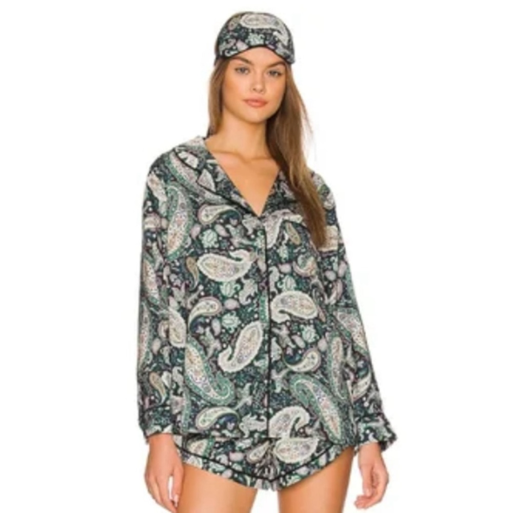 Revolve Plush green multi pajama set with mask new med